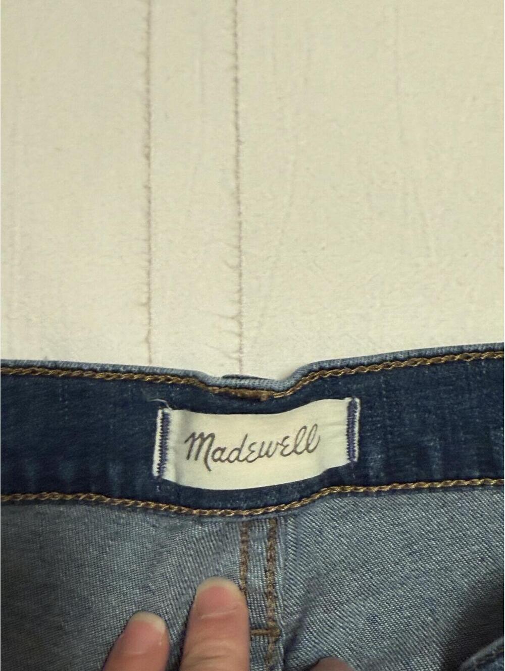 Madewell 10" Roadtripper Skinny Jeans | Size 30 | Medium Wash - Picture 3 of 7